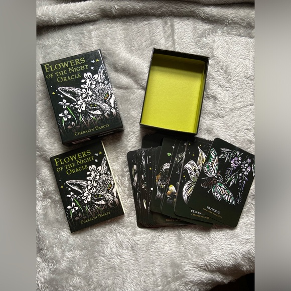 FLOWERS OF THE NIGHT ORACLE, CHERALYN DARCEY - Picture 3 of 3